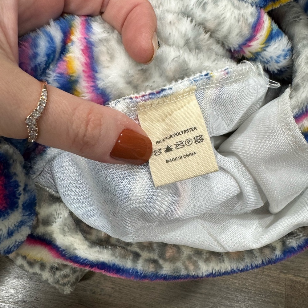 Aztec/Leopard Pullover - Picture 5 of 5